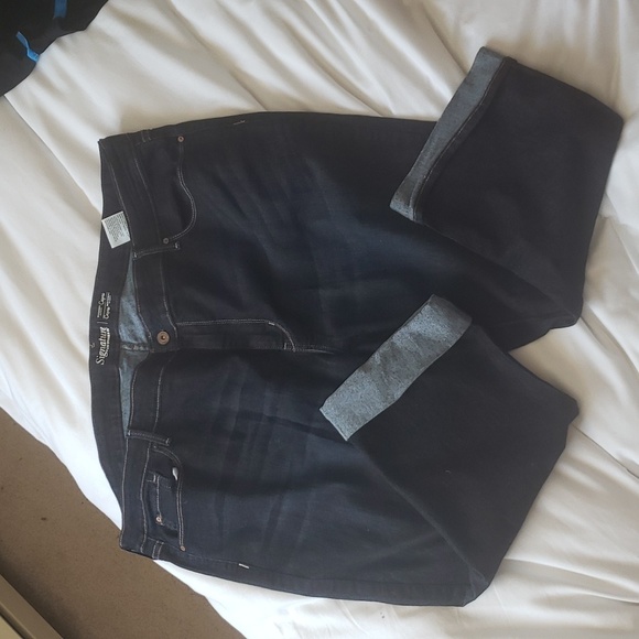 Levis Signature PLUS size 26 Modern Capri - Picture 3 of 11